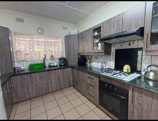 3 BEDROOM HOUSE FOR SALE IN VANDERBIJLPARK CW 1